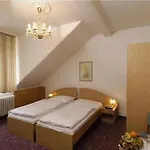 Esplanade Carlsbad Hotel 4*