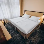 Esplanade Carlsbad Hotel