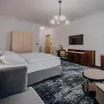 Esplanade Carlsbad Hotel 4*