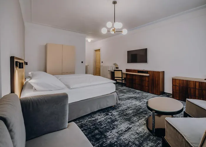 Esplanade Carlsbad Hotel 4*