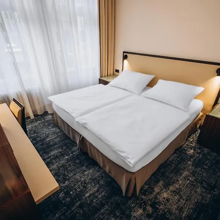 Esplanade Carlsbad Отель