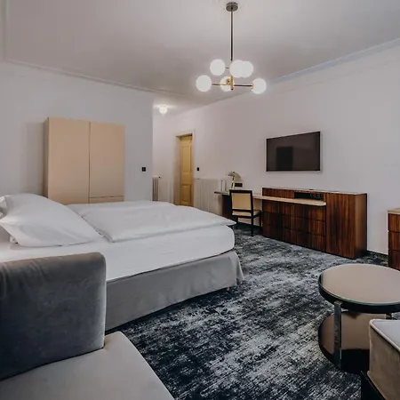 Esplanade Carlsbad Hotell 4*