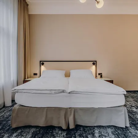 Esplanade Carlsbad Hotell 4*