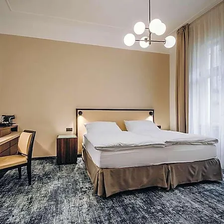 Esplanade Carlsbad Hotel 4*
